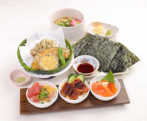 三種の手巻き寿司と秋野菜の天麩羅小うどん