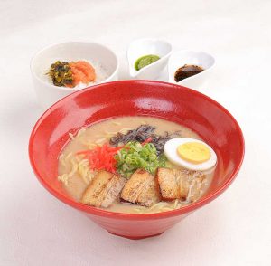 豚骨ラーメンと明太高菜ご飯