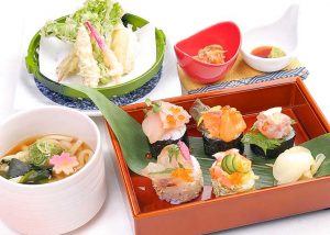 彩り寿司と季節の天ぷら小うどん