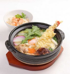 海老天鍋焼きうどんと鮭ごはん